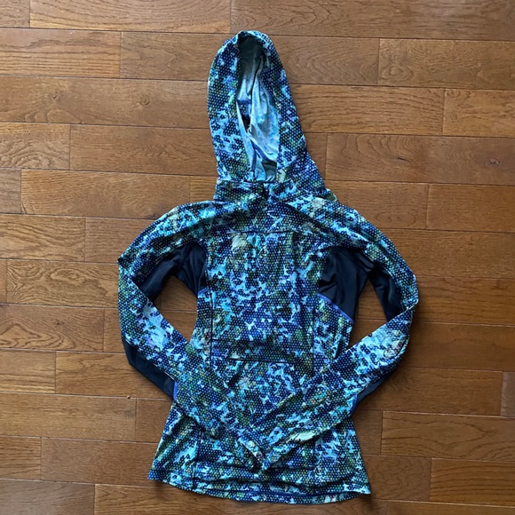 🌹LULULEMON RUNBEAM PULLOVER/HOODIE-4🌹 - Picture 3 of 15